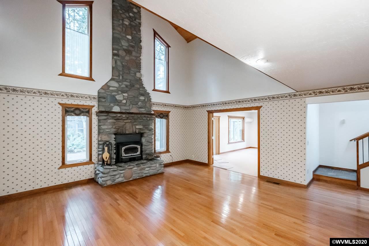 23528 Santiam Way Lyons, OR 97358 - Photo 16 of 41