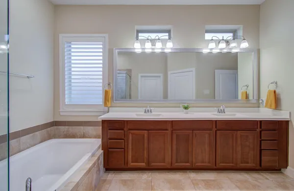 $2,900 | 11810 Dockside Shores Drive, Cypress, TX 77433