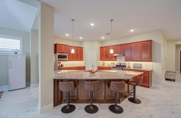 $2,900 | 11810 Dockside Shores Drive, Cypress, TX 77433