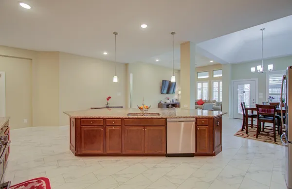 $2,900 | 11810 Dockside Shores Drive, Cypress, TX 77433