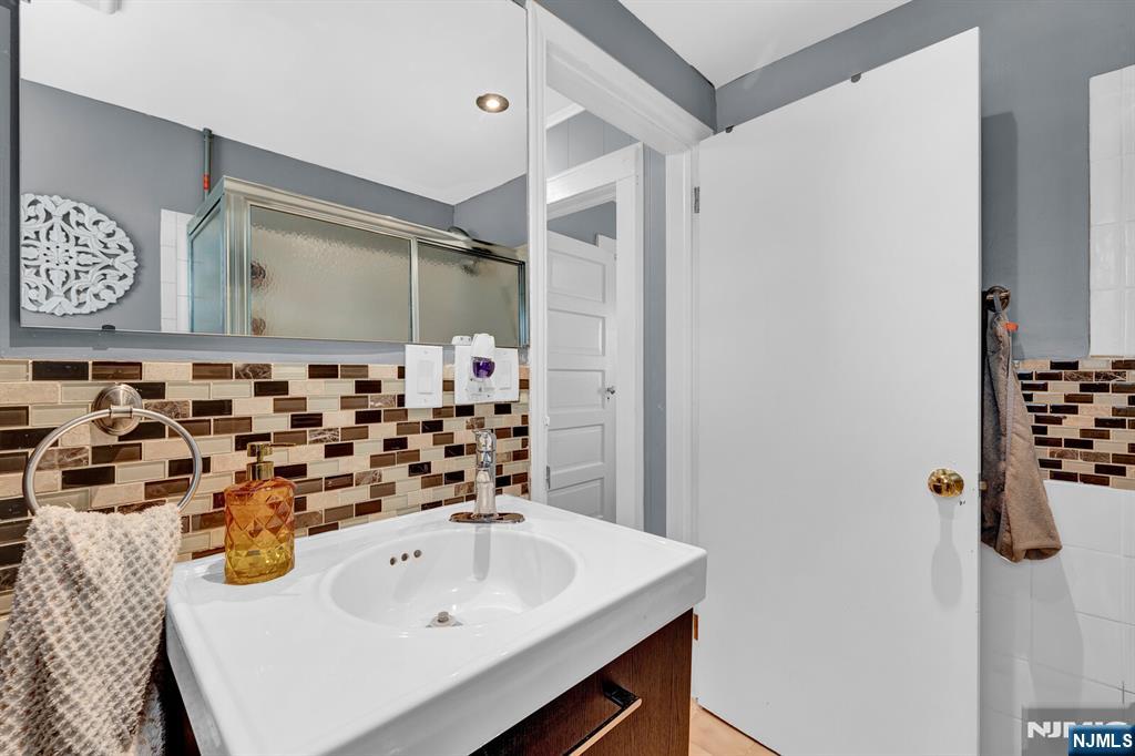 60 Vanderburgh Avenue Rutherford, NJ 07070 - Photo 33 of 50