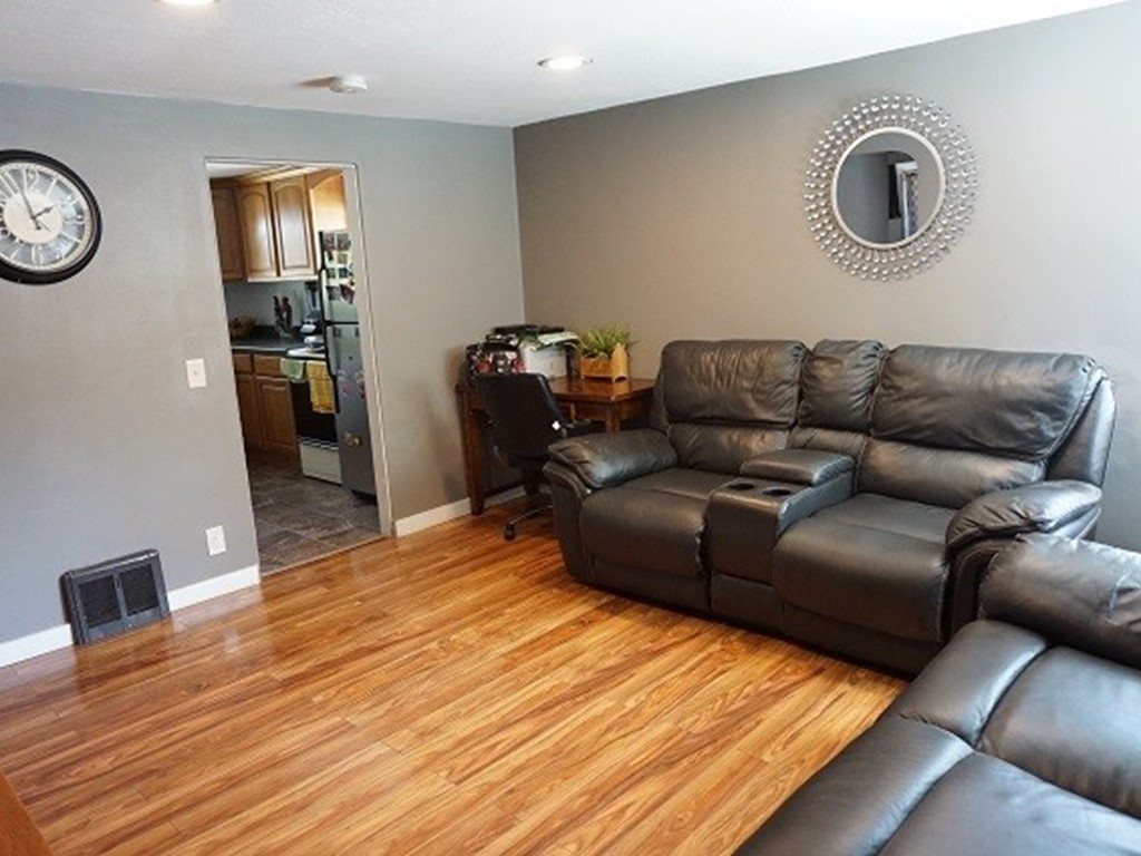 304 North Vista Road Spokane Valley, WA 99212 - Photo 5 of 17 Gallery Image 5