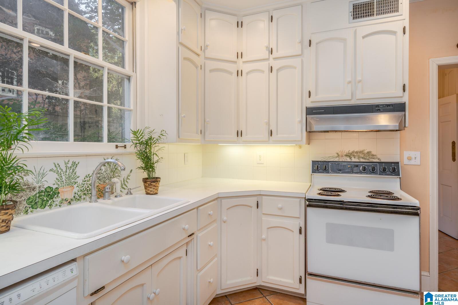 3156 Guilford Road Birmingham, AL 35223 - Photo 19 of 51