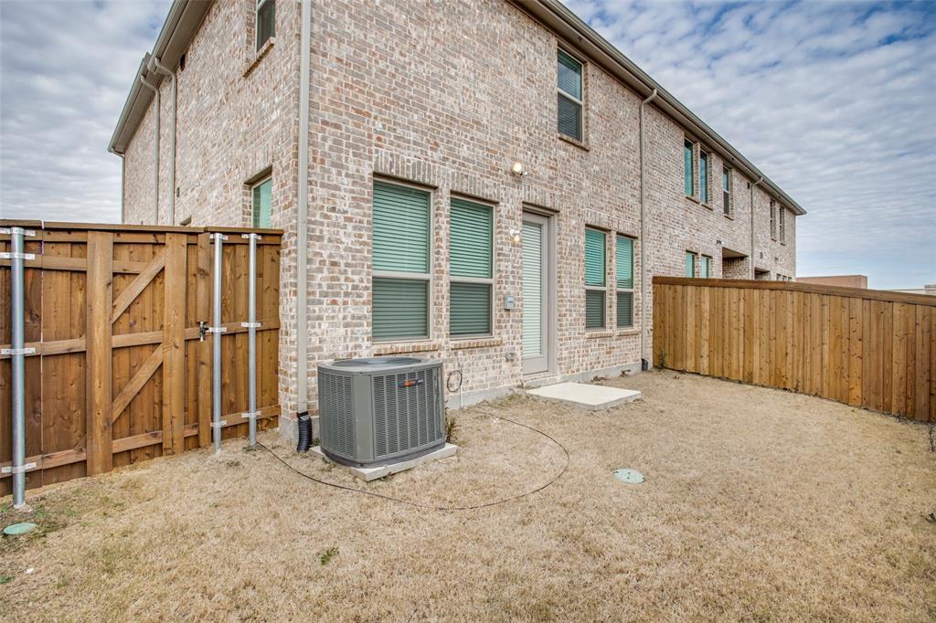1718 Lisa Court Allen, TX 75002 - Photo 25 of 26 a backyard of a house