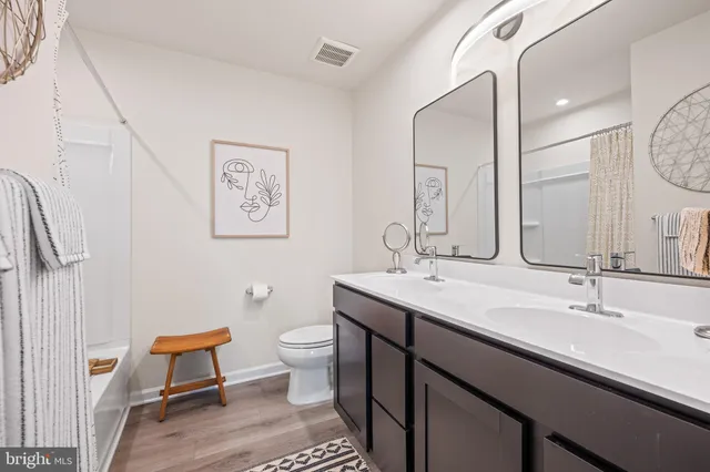 $395,000 | 17 Southwind Drive, Blackwood, NJ 08012