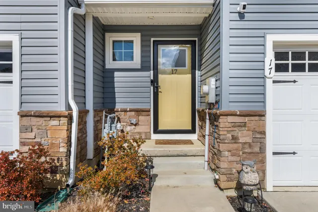 $395,000 | 17 Southwind Drive, Blackwood, NJ 08012