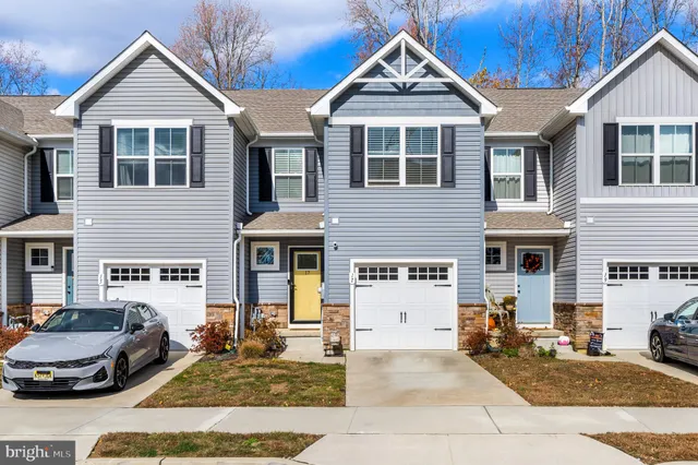 $395,000 | 17 Southwind Drive, Blackwood, NJ 08012