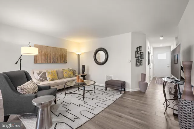 $395,000 | 17 Southwind Drive, Blackwood, NJ 08012