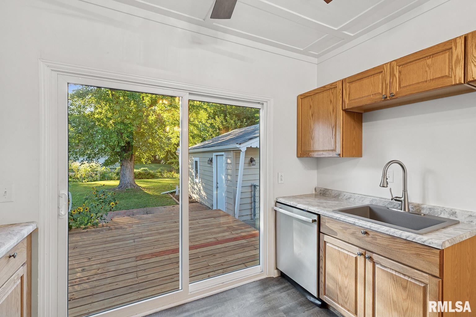 1715 2nd Street Moline, IL 61265 - Photo 17 of 30