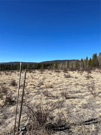 a view of yard with an ocean