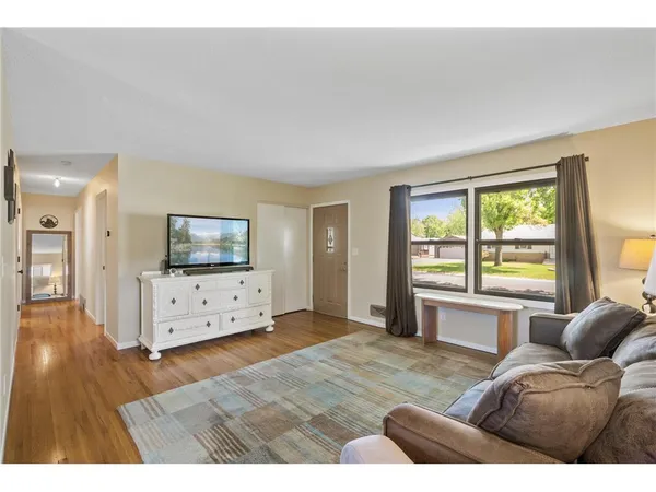 $2,400 | 9457 Saratoga Lane North, Maple Grove, MN 55369