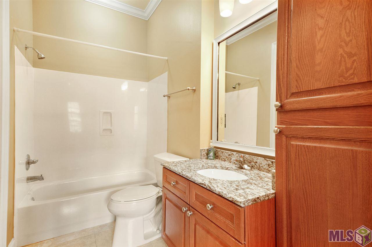 3390 Nicholson Drive, Unit C 207 Baton Rouge, LA 70802 - Photo 7 of 10 Second Bath