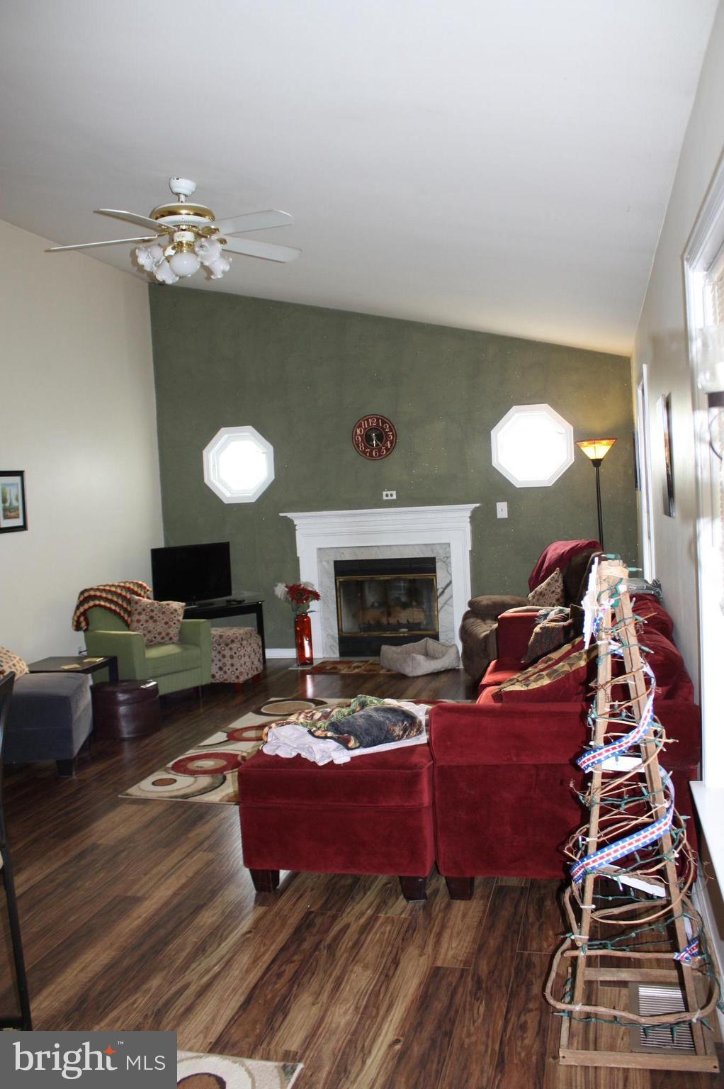 435 Halls Store Road Mineral, VA 23117 - Photo 14 of 26 Living Room