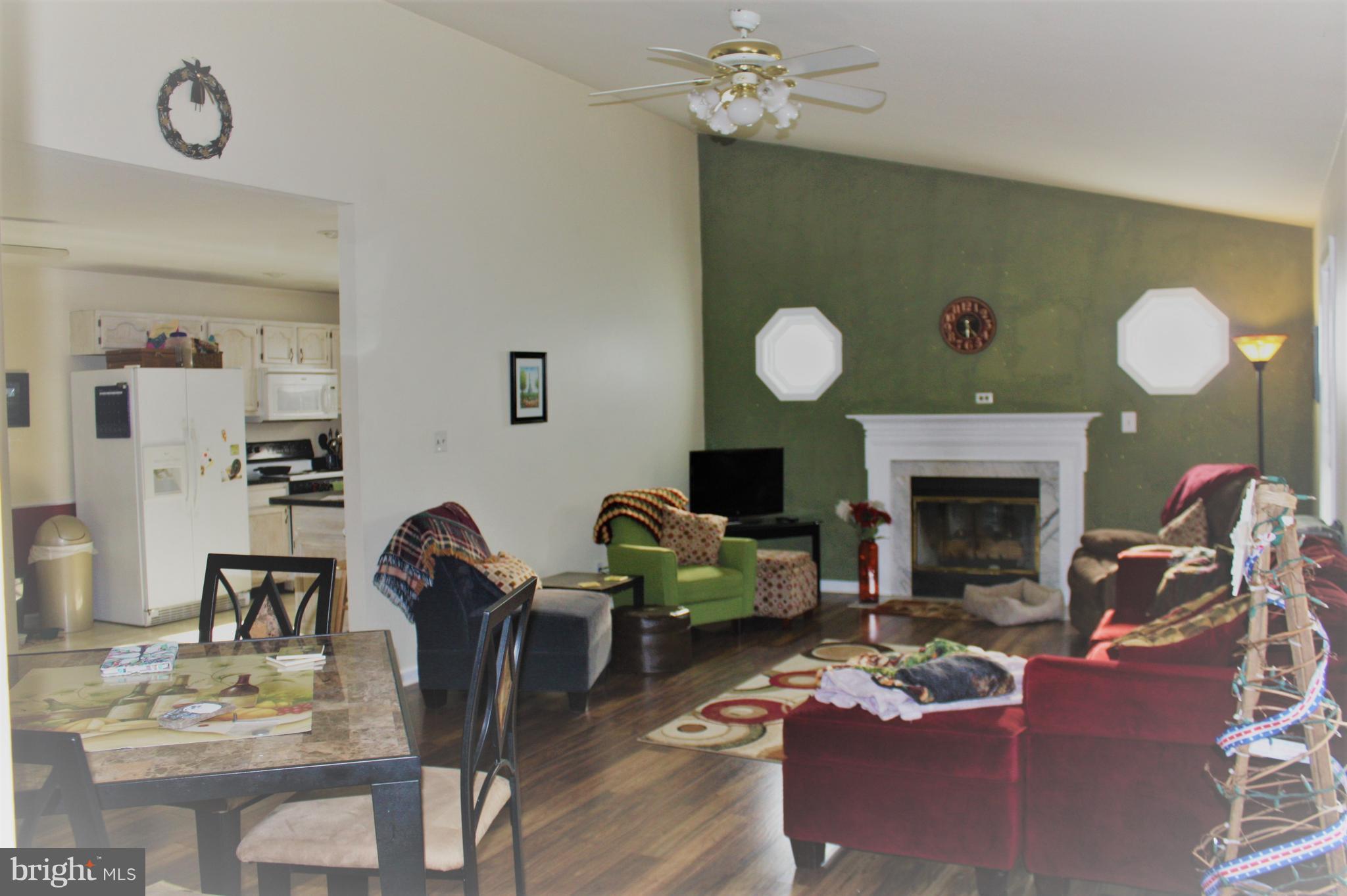 435 Halls Store Road Mineral, VA 23117 - Photo 15 of 26 Living Room