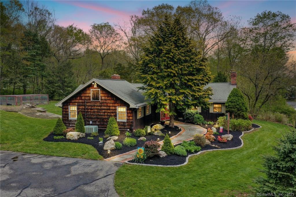 Unique Oversized Ranch in the Heart of Monroe