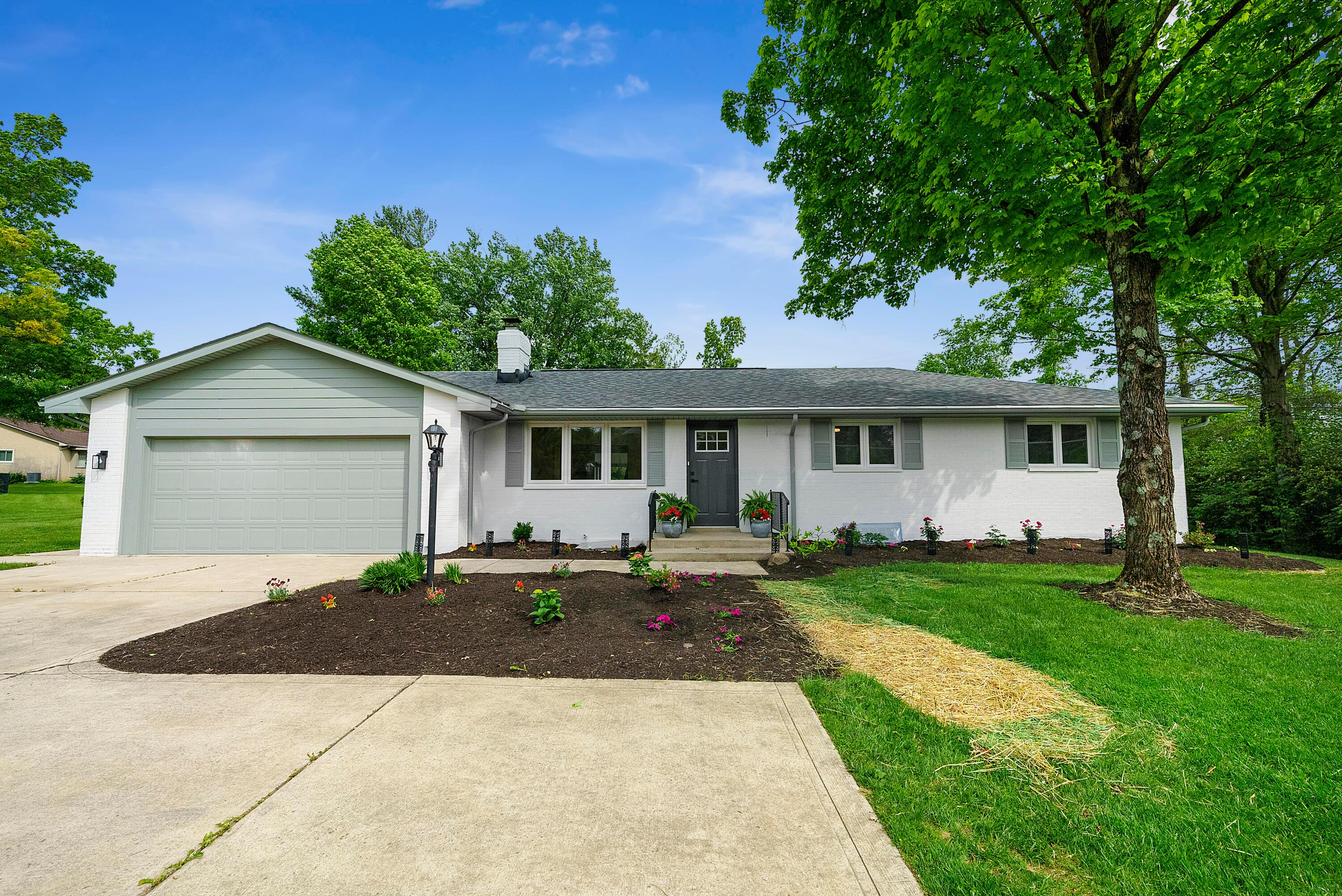 2211 Jewett Road Powell, OH 43065 - Photo 3 of 66 DSC04893