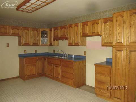 7240 Coldwater Road Flushing, MI 48433 - Photo 4 of 14 20398049-3.JPG