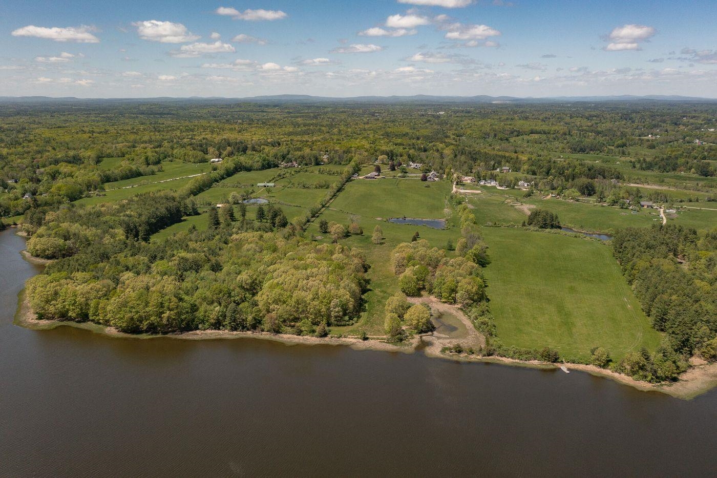 39 Bayview Road Dover, NH 03820 - Photo 2 of 39