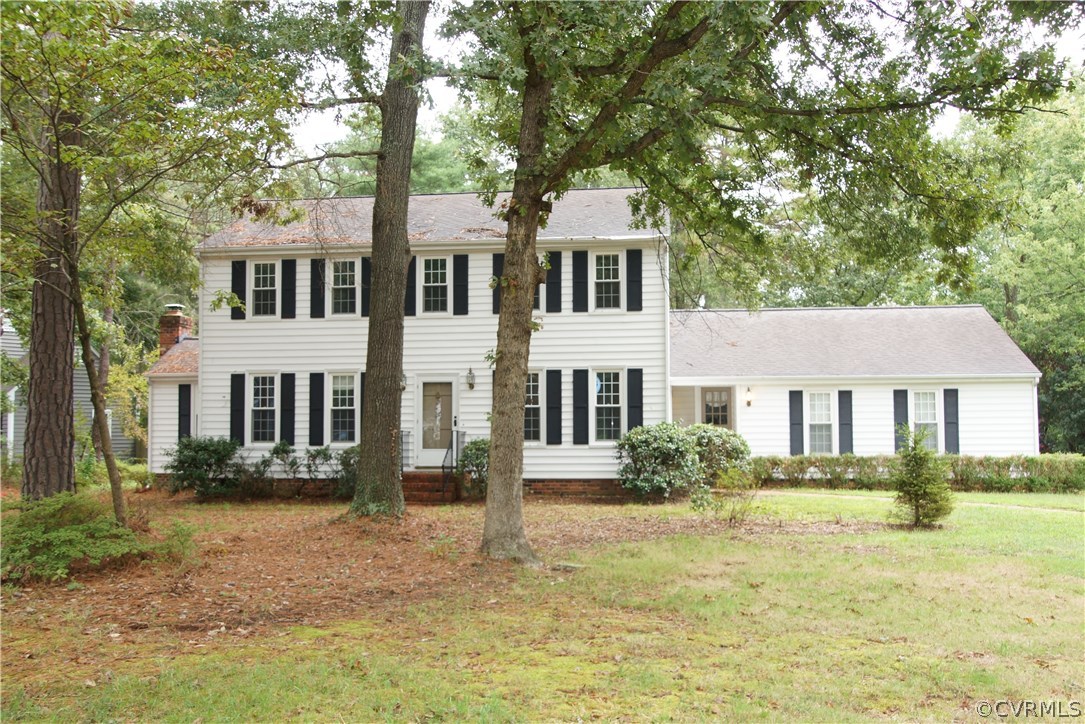 10407 Warren Road Glen Allen, VA 23060 - Photo 2 of 25 Beautiful large front yard