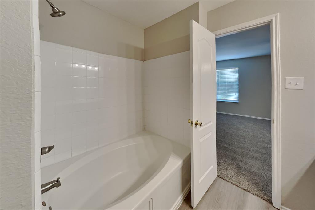 13837 Canyon Ranch Road Fort Worth, TX 76262 - Photo 11 of 18 Gallery Image 11