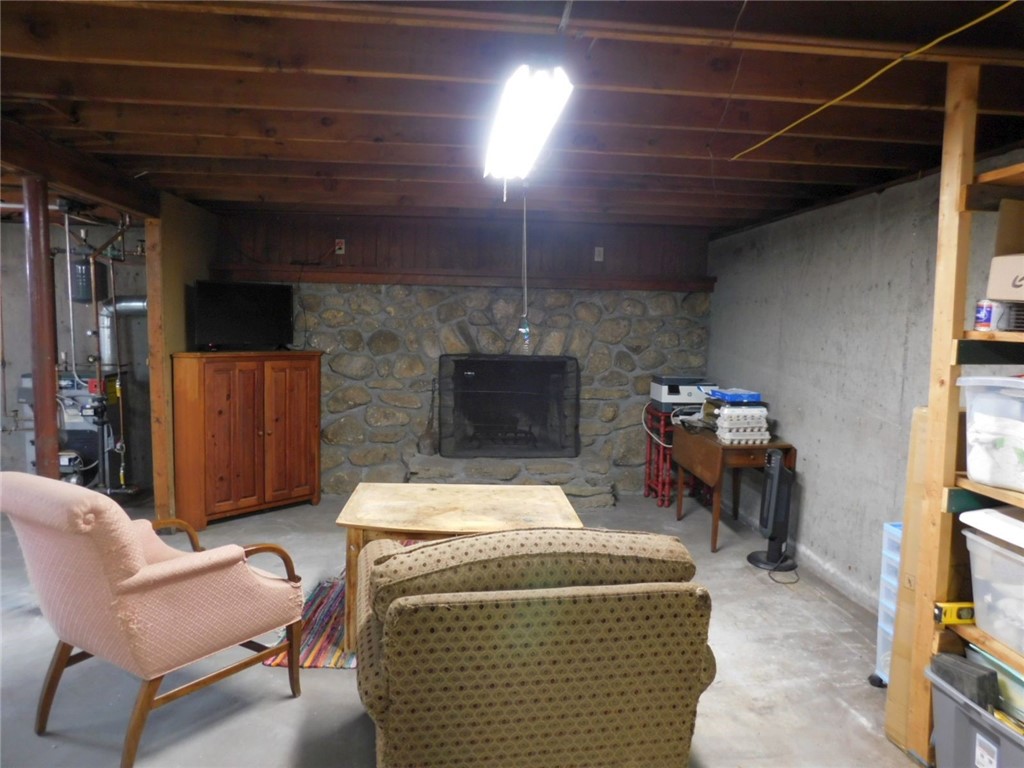 12 Boulder Road Hopkinton, RI 02833 - Photo 16 of 25