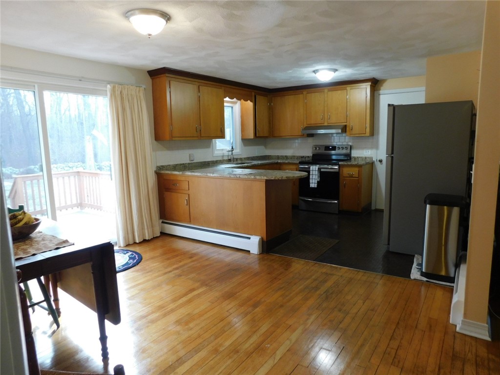 12 Boulder Road Hopkinton, RI 02833 - Photo 4 of 25