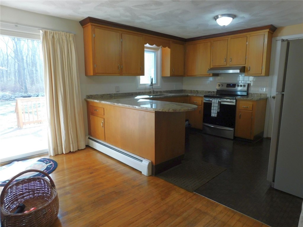 12 Boulder Road Hopkinton, RI 02833 - Photo 5 of 25