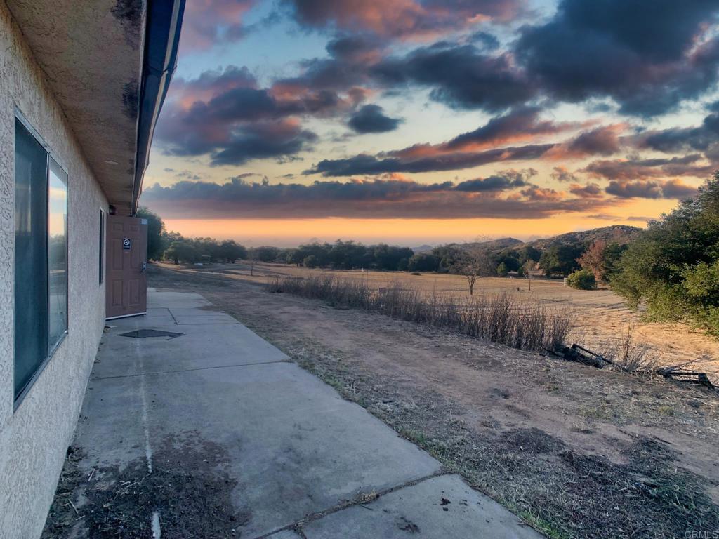 24352 Featherstone Canyon Road Lakeside, CA 92040 - Photo 31 of 72 a view of a yard
