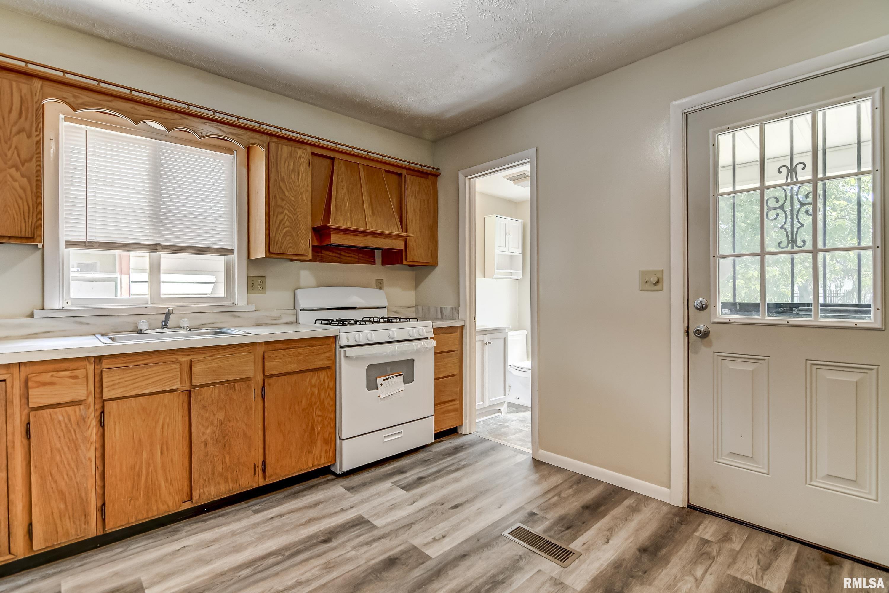1832 South 2nd Street Springfield, IL 62704 - Photo 15 of 32