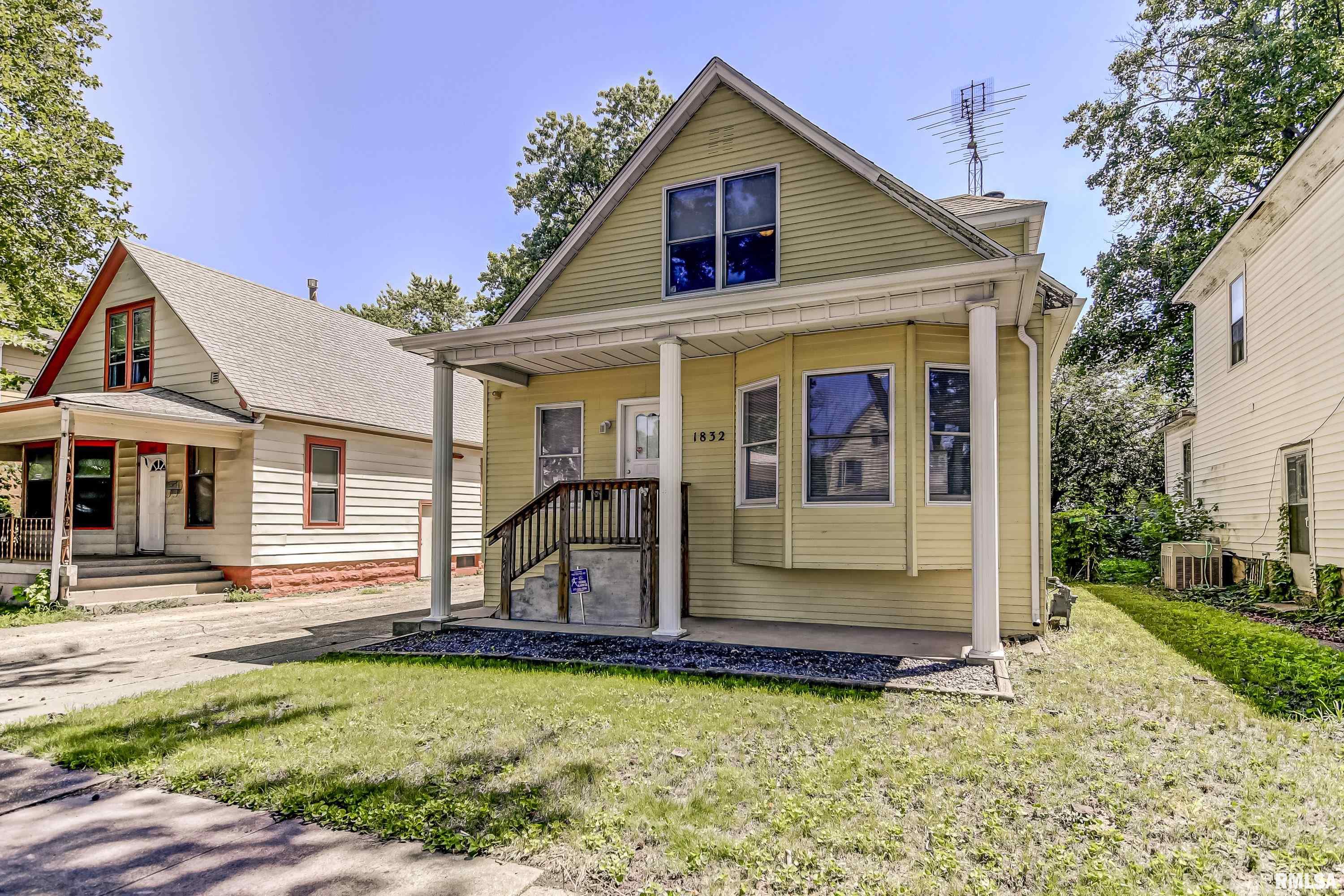 1832 South 2nd Street Springfield, IL 62704 - Photo 3 of 32