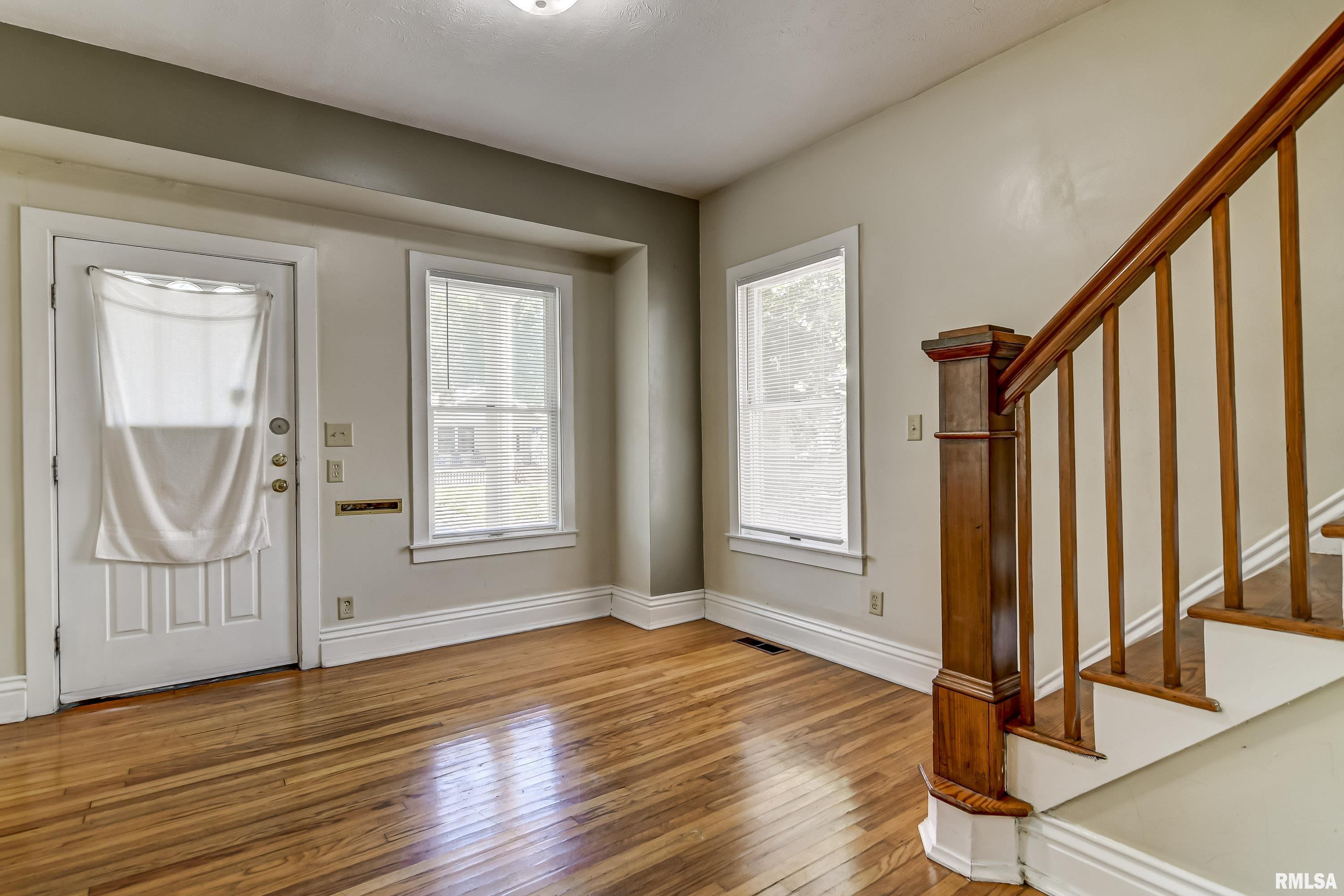 1832 South 2nd Street Springfield, IL 62704 - Photo 4 of 32