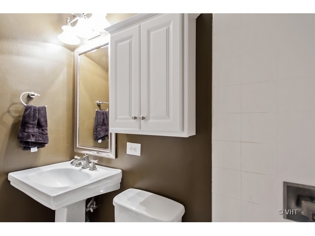 720 West Gordon Terrace, Unit 7N Chicago, IL 60613 - Photo 7 of 10