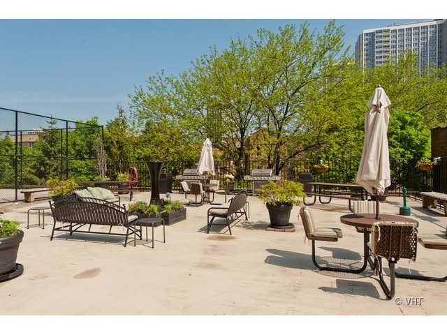 720 West Gordon Terrace, Unit 7N Chicago, IL 60613 - Photo 9 of 10