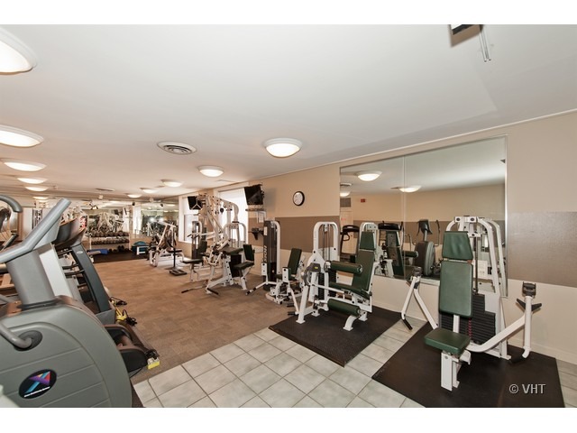 720 West Gordon Terrace, Unit 7N Chicago, IL 60613 - Photo 10 of 10