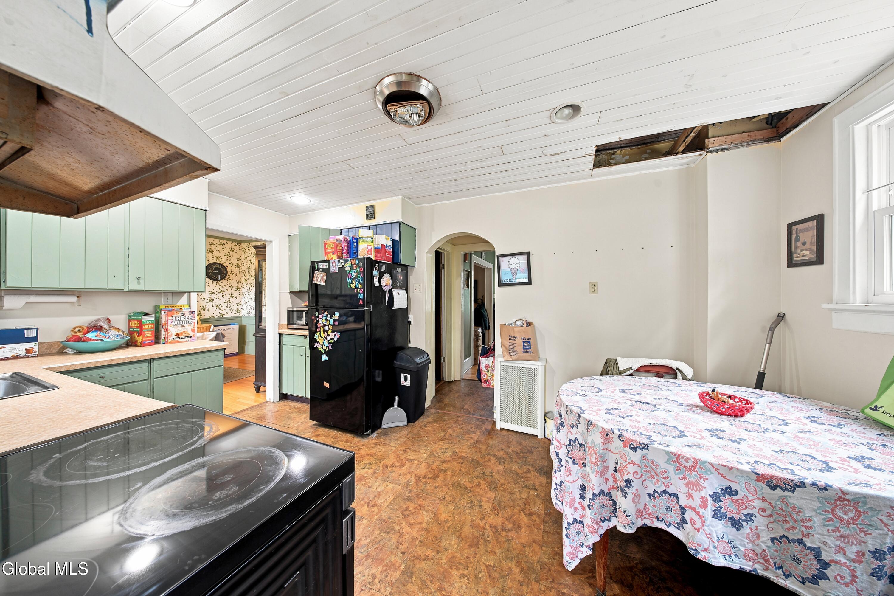 1173 Sumner Avenue Schenectady, NY 12309 - Photo 17 of 32 13