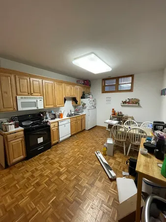 $2,695 | 4233 North Kenmore Avenue, Unit GN, Chicago, IL 60613
