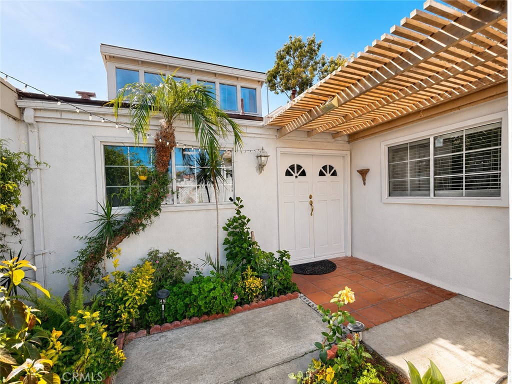 4581 Sandburg Way Irvine, CA 92612 - Photo 2 of 14