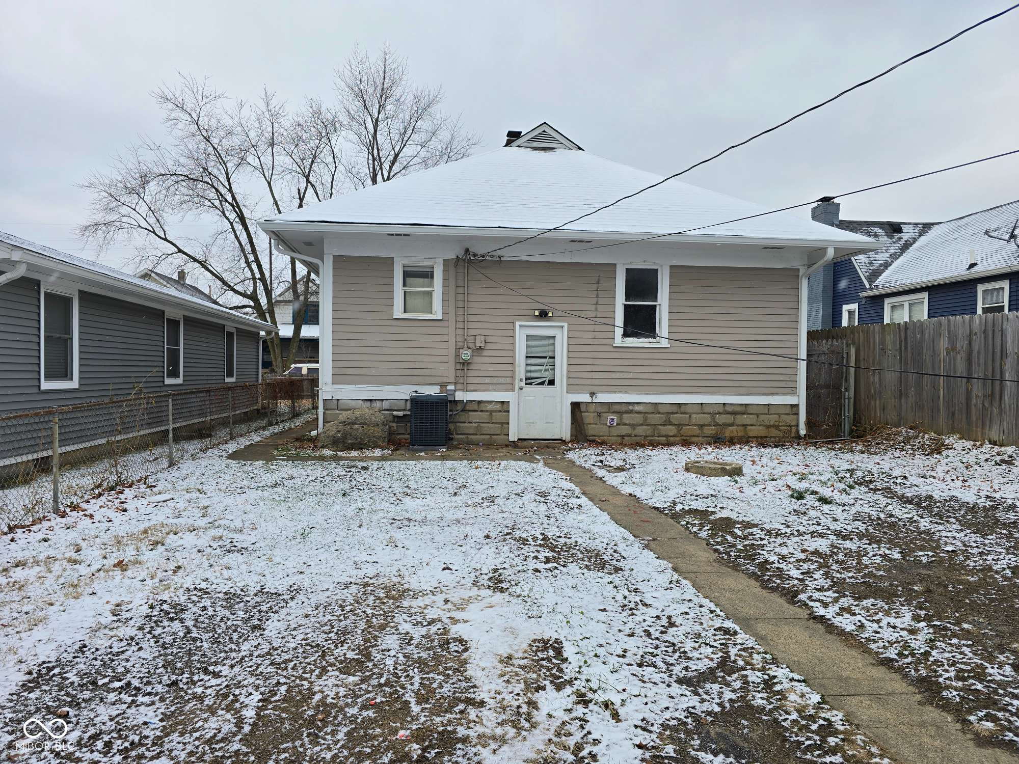 2145 Singleton Street Indianapolis, IN 46203 - Photo 8 of 31
