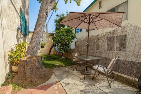 $3,500,000 | 5424 Franklin Avenue, Los Angeles, CA 90027