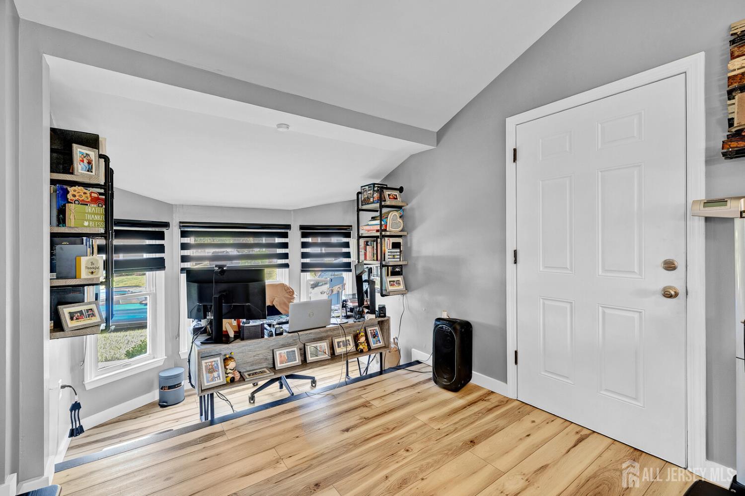 91 Crestview Road Fords, NJ 08863 - Photo 16 of 41