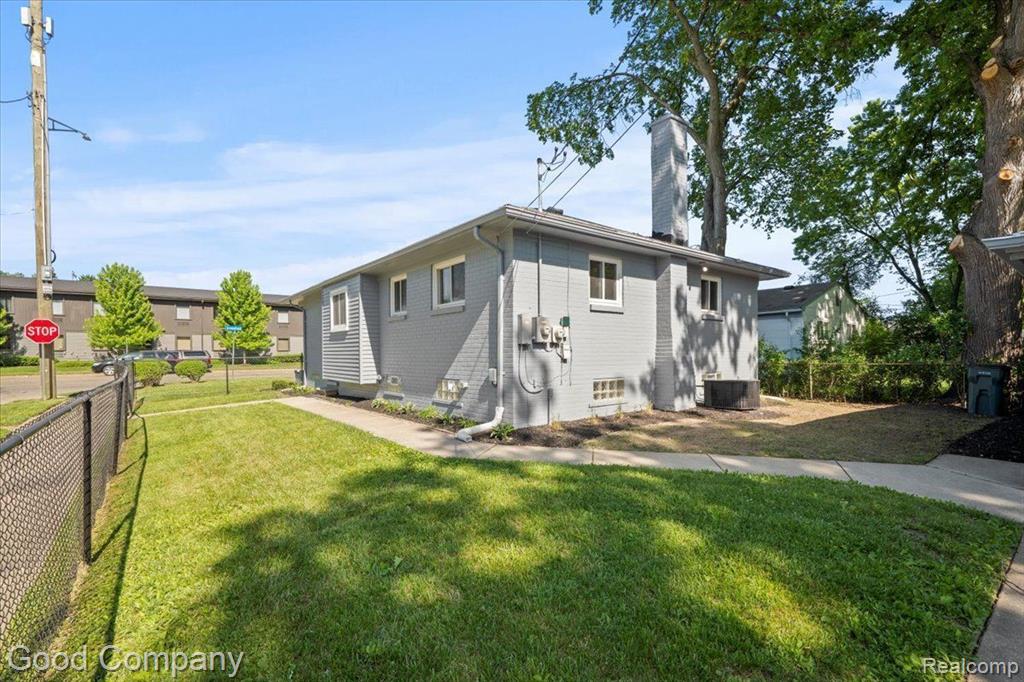 4014 Greenfield Road Berkley, MI 48072 - Photo 6 of 41