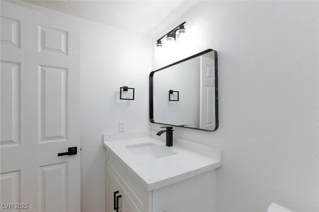 $175,000 | 2451 North Rainbow Boulevard, Unit 1058, Las Vegas, NV 89108