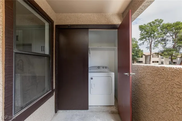 $175,000 | 2451 North Rainbow Boulevard, Unit 1058, Las Vegas, NV 89108