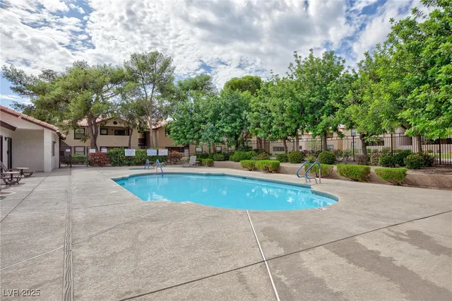 $175,000 | 2451 North Rainbow Boulevard, Unit 1058, Las Vegas, NV 89108