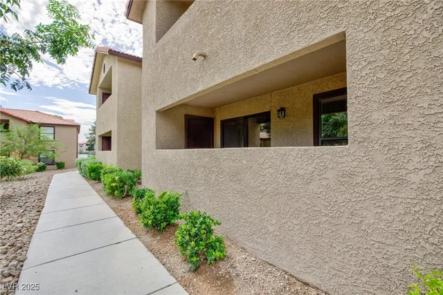 $175,000 | 2451 North Rainbow Boulevard, Unit 1058, Las Vegas, NV 89108