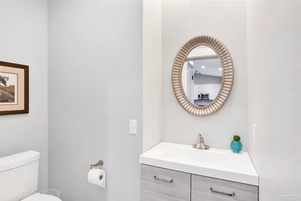 a view of a storage & utility room with washer and dryer