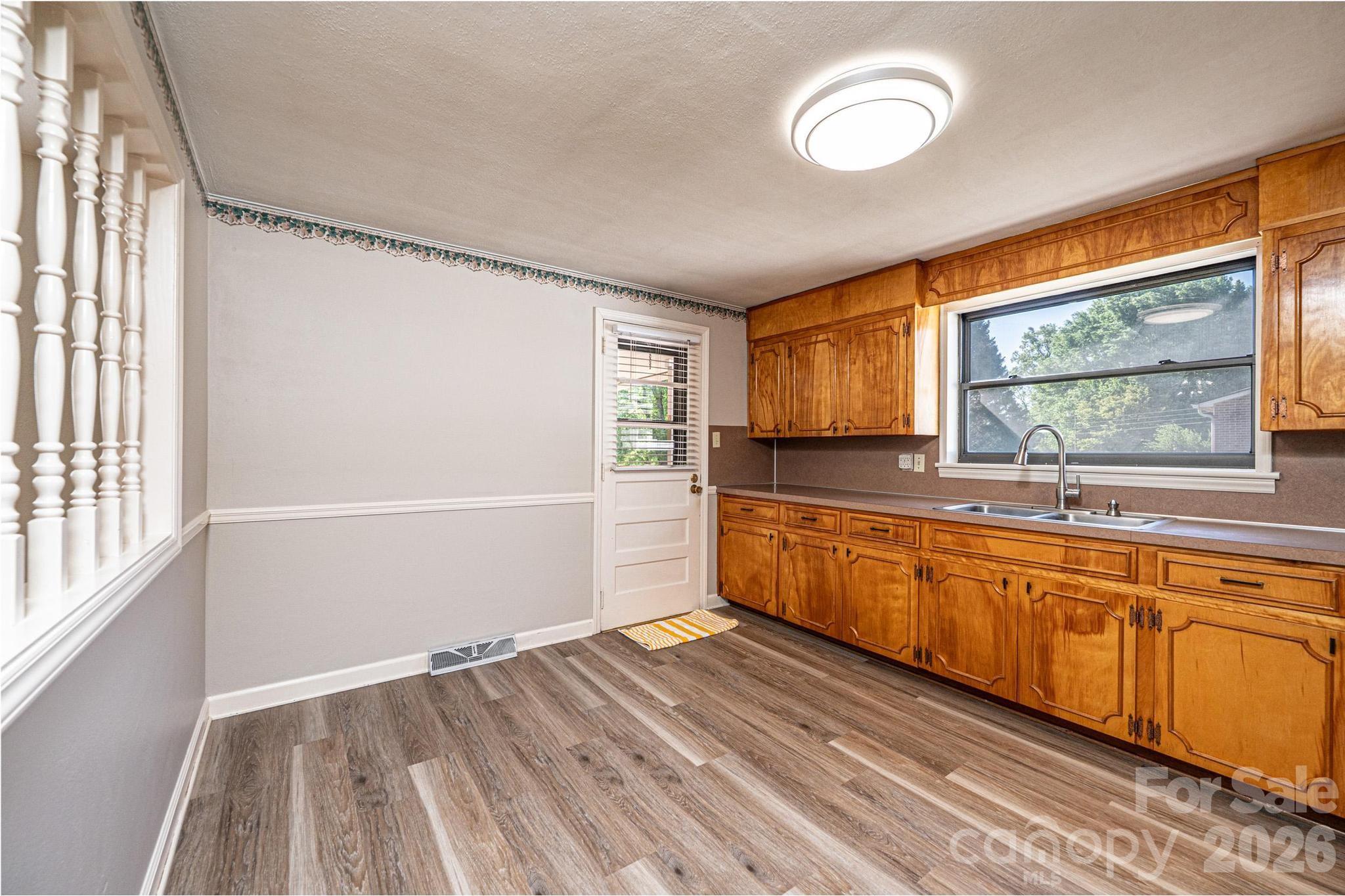 2649 West View Acres Street Hickory, NC 28601 - Photo 13 of 41