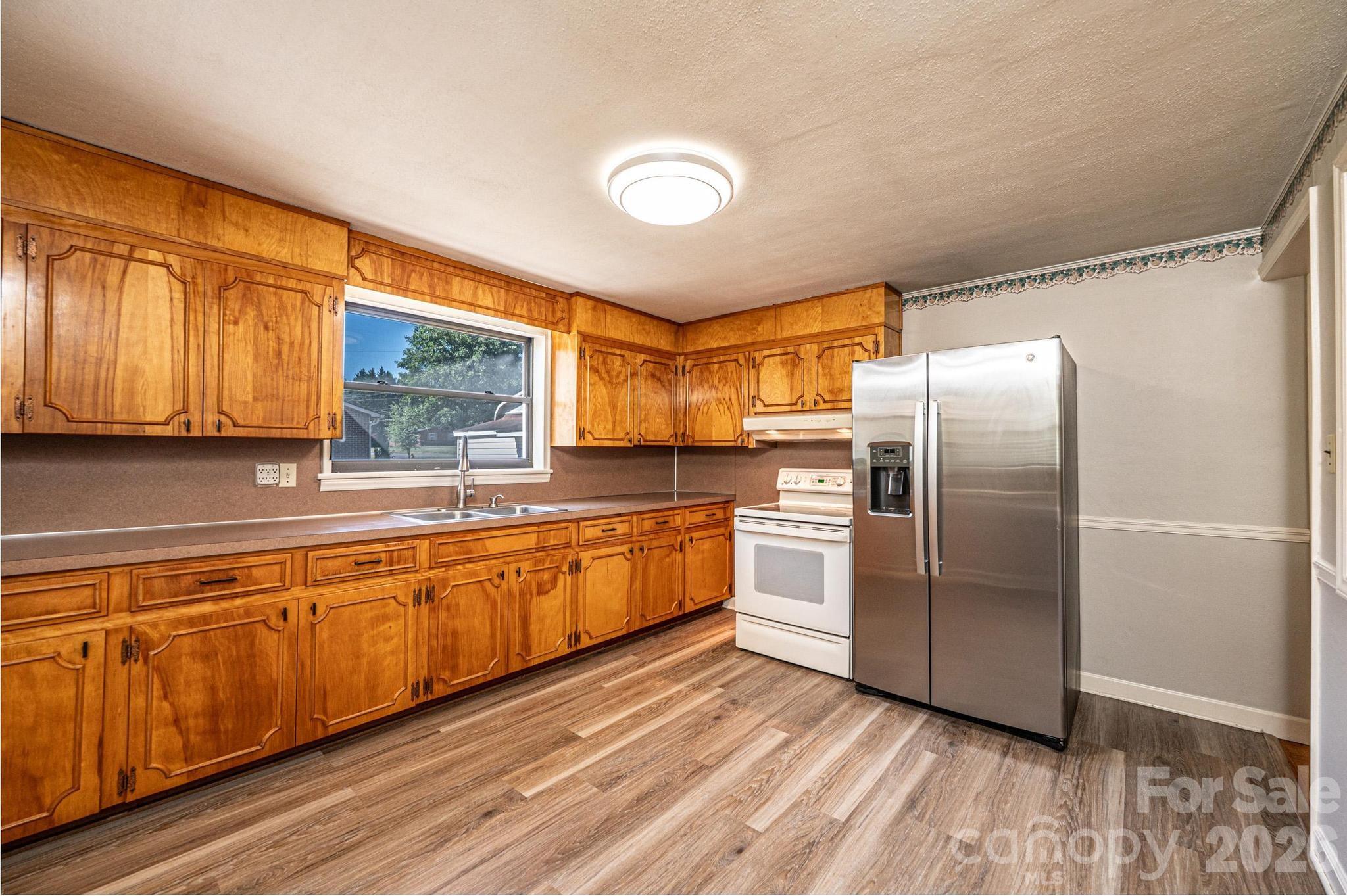 2649 West View Acres Street Hickory, NC 28601 - Photo 14 of 41