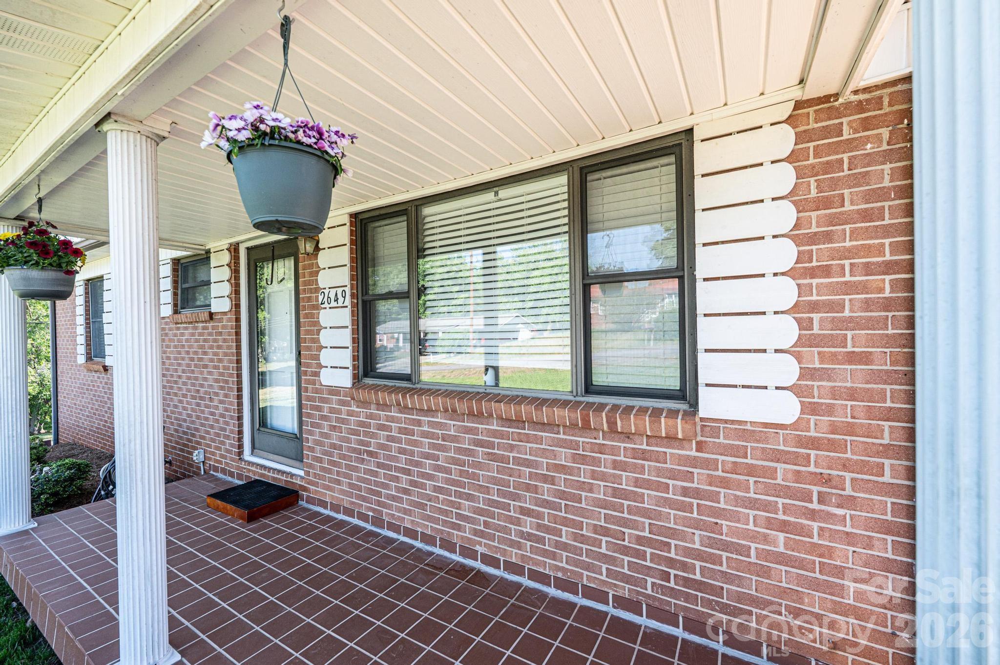 2649 West View Acres Street Hickory, NC 28601 - Photo 5 of 41