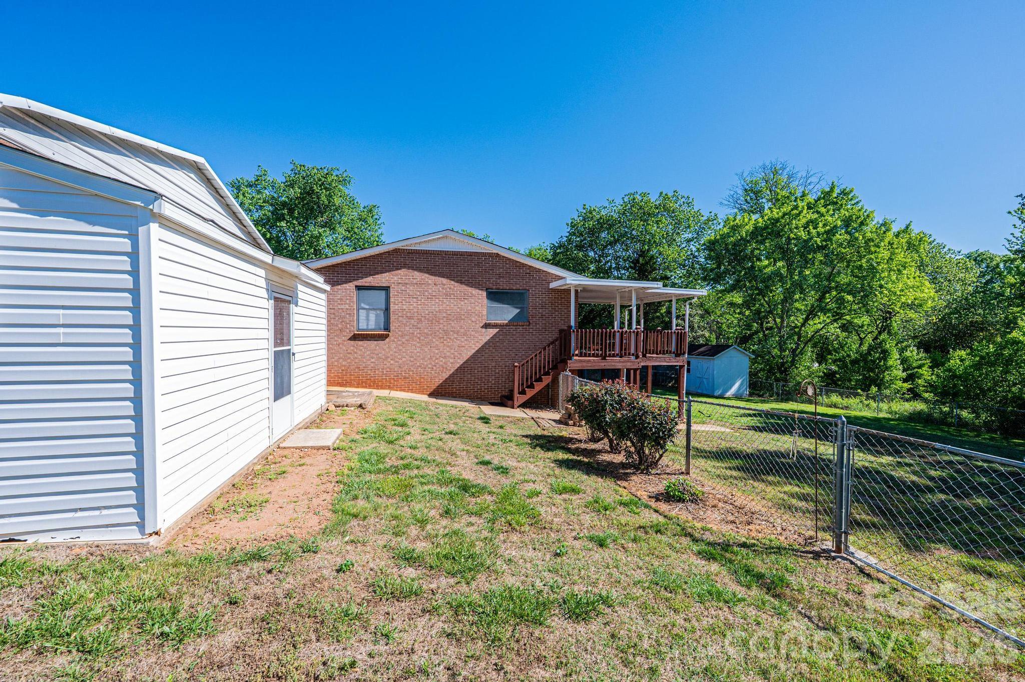 2649 West View Acres Street Hickory, NC 28601 - Photo 8 of 41